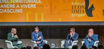 Fitto: &laquo;Le risorse per l'energia dal Pnrr e dai fondi di coesione&raquo;