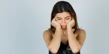 &laquo;Provare solitudine in mezzo alla gente non &egrave; sintomo di timidezza&raquo;. Gli psicologi e la teoria della "barriera invisibile"