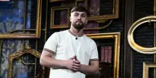 Artem Tkachuk, l'attore di Mare Fuori libero dopo la notte di follia a Milano. Ai poliziotti gridava: &laquo;Con i miei soldi vi compro tutti&raquo;