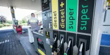 Benzina e diesel, proroga al taglio delle accise: ecco quanto si risparmier&agrave; al litro (fino all'8 giugno)