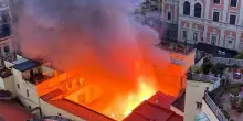 Incendio al Sannazaro, ?fiamme forse partite da attrezzi lasciati vicino a palco