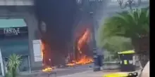 Napoli, incendio divampa all'interno di un centro commerciale: vigili del fuoco sul posto