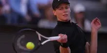 Sinner, le variazioni per vincere il Roland Garros: lo slice di rovescio e la smorzata per l'unico Slam che gli manca