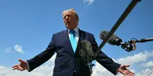 Iran, l'annuncio di Trump: &laquo;Accordo a un passo&raquo;. Ma Teheran: lo Stretto resta sotto il nostro controllo
