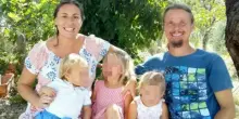 Famiglia nel bosco, pap&agrave; Nathan: &laquo;Mia moglie Catherine &egrave; pronta a collaborare per riavere i bimbi. Quando torneranno li porteremo in spiaggia&raquo;