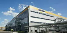Amazon, uomo si d&agrave; fuoco nello stabilimento: gravissimo, ha ustioni sul 65% del corpo
