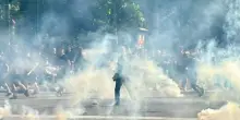Torino-Juventus, scontri tra ultras prima del derby: alcuni tifosi fermati, feriti tra i poliziotti