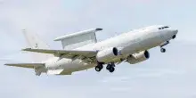 Interferenze Gps contro l'aereo inglese della Royal Air Force a bordo il ministro Healey: &laquo;Sospetto jamming russo&raquo;