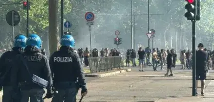 Scontri tra tifosi prima di Torino-Juventus, 8 ultras bianconeri arrestati. Undici daspo e 6 agenti feriti