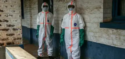 Ebola, scatta l?allerta in Italia: &laquo;Ci sono due casi sospetti nel Comasco. I cooperanti erano rientrati dall?Uganda&raquo;