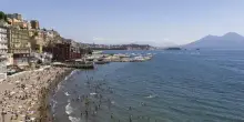 Spiagge a Napoli, gara a rilento: per l?apertura dei lidi serve ancora un mese