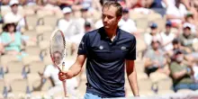 Roland Garros, Medvedev eliminato al primo turno e litiga con la moglie: &laquo;Comportati bene&raquo;. La crisi del russo (nervoso per il caldo)
