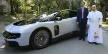 Ferrari, la nuova Luce presentata a Papa Leone XIV nella cornice Castelgandolfo