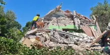 Viterbo, esplode una villa a Bolsena, trovata vittima 67enne tra le macerie. Ipotesi fuga di gas