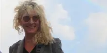 Erin Brockovich (quella vera) sfida i giganti dell'Intelligenza Artificiale: &laquo;Le comunit&agrave; parlino apertamente, segnalate i data center&raquo;