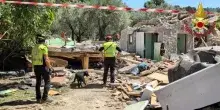 Esplosione in una villetta: edificio distrutto, disperso il proprietario. Si scava tra le macerie con i cani molecolari