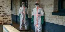 Ebola, come sta la chirurga italiana rientrata dal Congo: &laquo;Ha operato un bimbo, sospetto positivo, ferito da arma da fuoco&raquo;. Cosa sappiamo