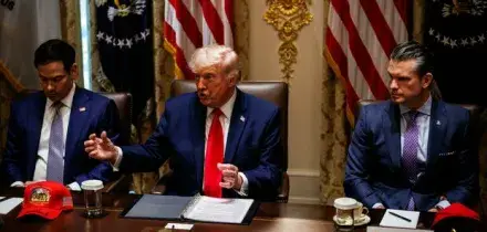 Iran, c?&egrave; la bozza d'intesa. Ma Trump smentisce: &laquo;Non siamo soddisfatti, Hormuz sar&agrave; aperto a tutti&raquo;