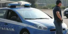 Donna sequestrata, drogata e stuprata per 3 giorni in un casolare abbandonato a Roma: 5 fermi