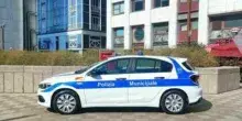 Napoli, motocilista investe un pedone e perde i gioielli rubati ad un?anziana