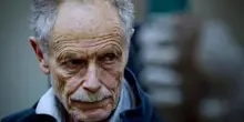 &laquo;Sionismo significa credere in due Stati. E uno &egrave; Israele&raquo;. Polemiche per l'intervista di Erri De Luca (che poi chiarisce)