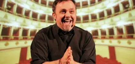 Gabriele Cirilli: &laquo;Ho sofferto di depressione, passavo le giornate sul divano. Mia moglie mi ha salvato&raquo;