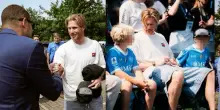 Kevin De Bruyne alla KDB Cup con i figli che indossano la maglia del Napoli