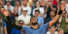 Berrettini vince dopo oltre 5 ore e torna agli ottavi del Roland Garros. I matchpoint salvati e il super tie-break: l'impresa di Matteo