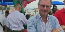 Napoli, ristoratore di Santa Lucia aggredisce Francesco Emilio Borrelli