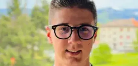 Adriano Cappellari, attentato incendiario contro la casa del giornalista: chi &egrave; il reporter di 20 anni che racconta la situazione di Caivano