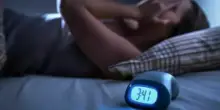 Insonnia, quante ore bisogna dormire per evitare invecchiamento, ictus e mortalit&agrave; precoce e cos'&egrave; il "sonno di recupero": lo studio