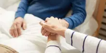 &laquo;Ero felice della pensione, poi tre ictus hanno colpito mio marito. E sono diventata la sua badante&raquo;