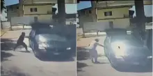 Braccianti bruciati vivi in Calabria, i killer hanno bloccato le porte dell'auto e poi appiccato il fuoco. Fermate due persone