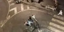 Torre del Greco, commerciante aggredito durante una rissa: denunciato 18enne per tentato omicidio