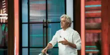 Giorgio Locatelli &egrave; il nuovo giudice di Celebrity MasterChef Uk: John Torode licenziato per insulti razzisti