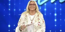 Mara Venier: &laquo;Mi lavavo con l?Ajax, quello delle pentole. Mi dicevano che ero figlia di un ?marochin?. Il lavoro &egrave; sempre stata la mia medicina&raquo;