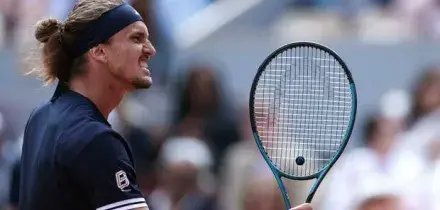 Roland Garros, Zverev &egrave; il primo finalista: Mensik battuto in quattro set (7-5, 6-2, 3-6, 6-3)