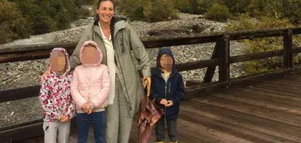Famiglia nel bosco, i bimbi incontrano mamma Catherine dopo mesi. &laquo;Ora hanno anche due videochiamate a settimana&raquo;