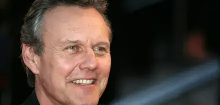 Morto Anthony Head, l'attore di Buffy l'ammazzavampiri aveva 72 anni: addio al signor Giles