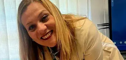 Insegnante di sostegno usa i giorni di ferie e paga la trasferta per assistere il suo alunno in ospedale
