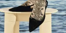 Sexy, sportivo, spiritoso: il calzino d'estate non va in vacanza, tutti i look pi&ugrave; insoliti e curiosi per non passare inosservati