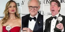 Tony Awards 2026, trionfa Morte di un commesso viaggiatore: Pink conduttrice, il record di John Lithgow e il ritorno di Scott Rudin