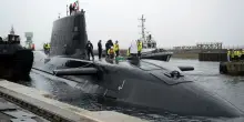 Sottomarini nucleari bloccati, la portaerei Prince of Wales con un guasto: la crisi nera della Royal Navy