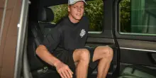 Sinner pronto per Wimbledon, il programma di Jannik dopo la delusione di Parigi: ecco quando gioca