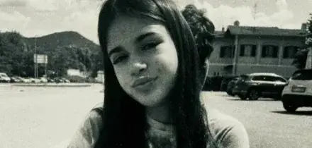Sara Vetrano investita e uccisa da un'auto a 16 anni: il padre si sdraia sull'asfalto accanto al suo corpo. Grave anche la sorella