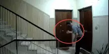 Ladri con la tecnica del "filo di colla.: &laquo;Visti due uomini aggirarsi vicino alle porte degli appartamenti&raquo;