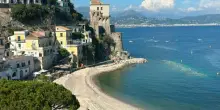Cetara, stop ai lavori sul waterfront: sigilli alla spiaggia e stagione a rischio
