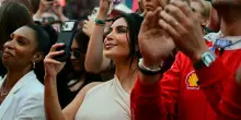 Kim Kardashian ruba l'asciugamano ad Antonelli dopo il Gp di Monaco per pulirsi la faccia, ecco la risposta di Kimi