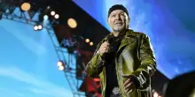 Vasco Rossi, scaletta a Olbia. Altre 36mila persone attese per la seconda notte all?Arena: orari, parcheggi e strade chiuse