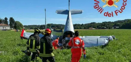 Aereo da turismo cade nel Comasco, due feriti gravissimi di 55 e 66 anni. Il velivolo era diretto a Locarno
